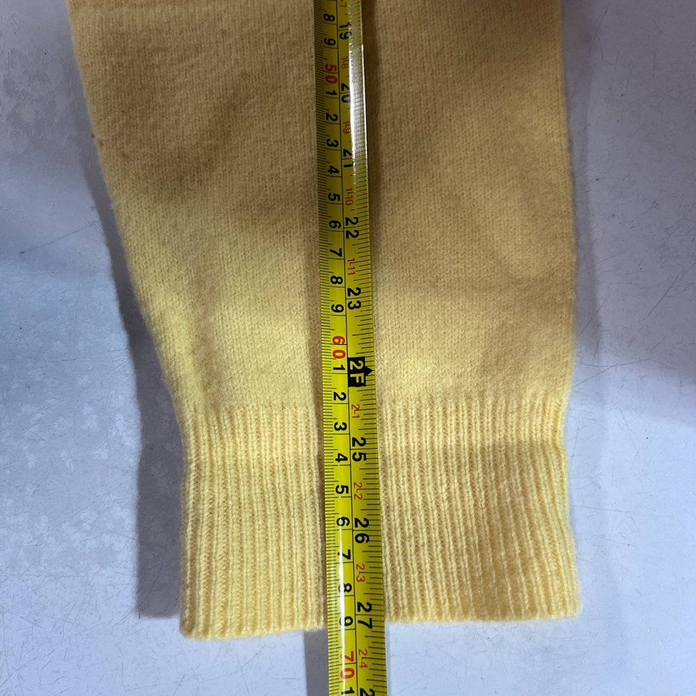 Ralph Lauren Men's XL Yellow V-Neck Sweater With Black Pony Logo - Picture 9 of 11